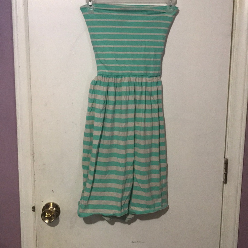 A Strapless kids dress